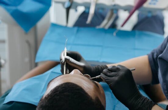 Jak wybrać dobrego periodontologa?