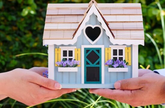 Skup nieruchomości, a sprzedaż na rynku wtórnym - co wybrać?