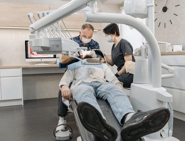 Kiedy warto udać się do chirurga szczękowego?